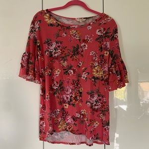 Pretty Floral top.  Fantastic Fawn. Very soft and comfortable.